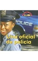 Una Oficial de la Policía (Police Officer)