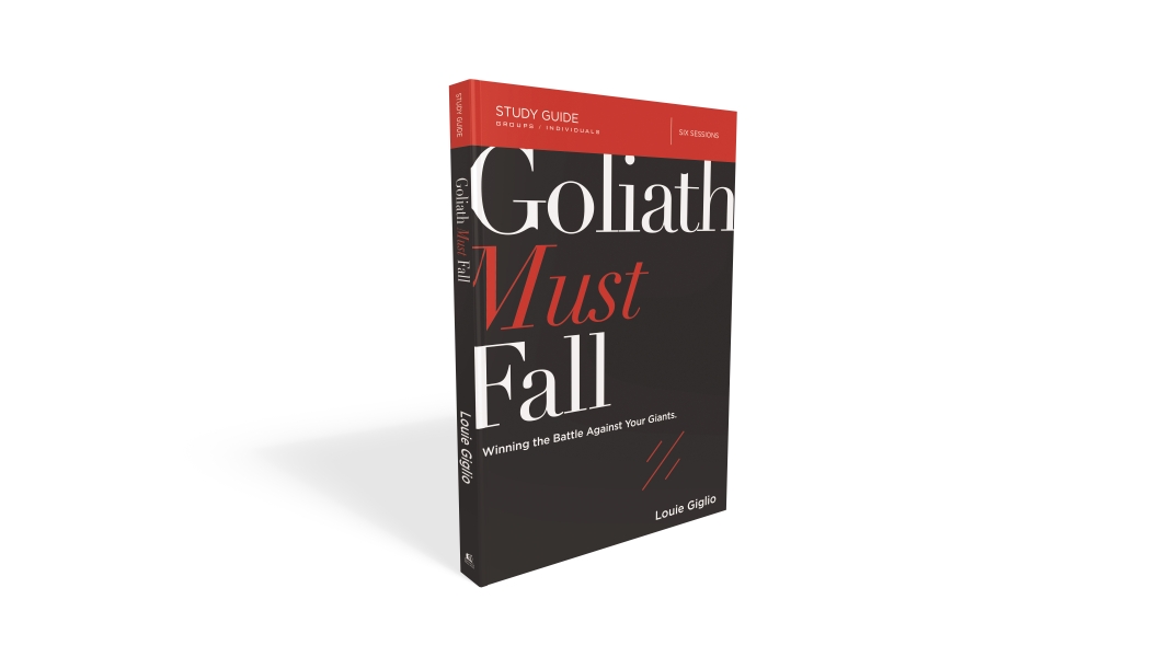 Goliath Must Fall Study Guide: Winning the Battle Against Your Giants(English)