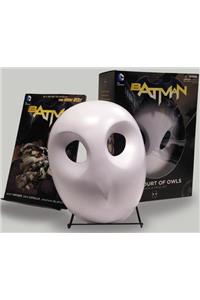 Batman: The Court of Owls Mask and Book Set (the New 52)