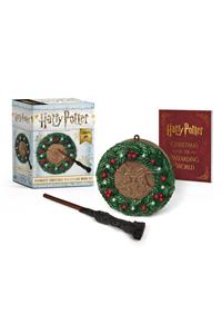 Harry Potter: Hogwarts Christmas Wreath and Wand Set